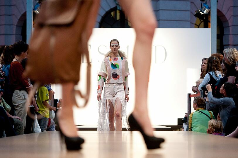 In Berlin beginnt am Mittwoch die elfte Ausgabe der Fashion Week - sehen Sie hier die ersten Bilder von den Preview-Shows.