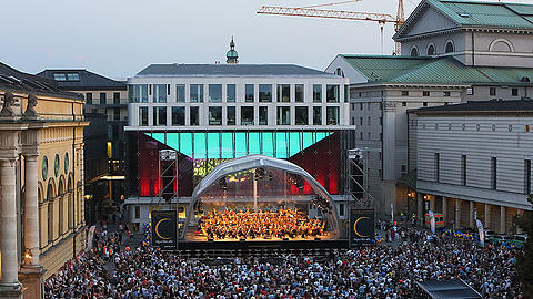 Ein voller Marstallplatz, fantastisches Wetter und zwei großartige Orchester: Oper für alle war am Samstag wieder ein tolles Ereignis.