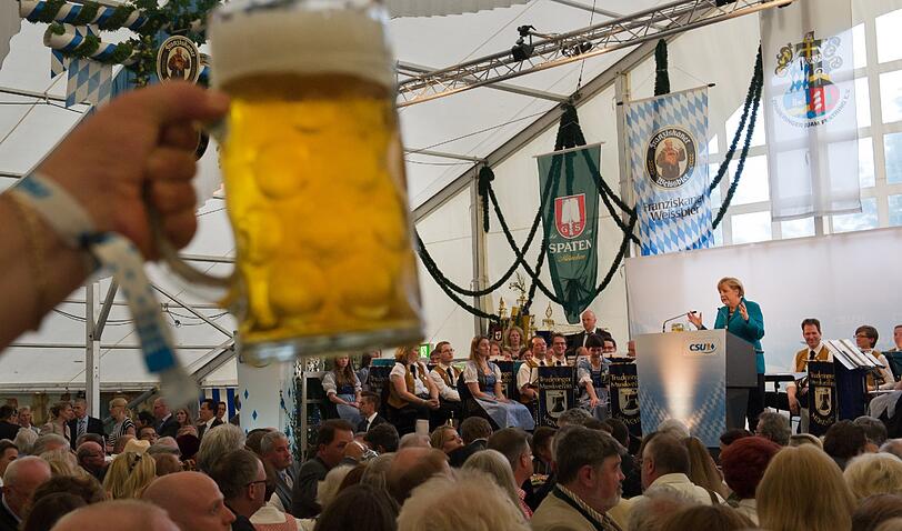 Bundeskanzlerin Angela Merkel (CDU) auf dem Truderinger Volksfest in München &ndash; die Bilder.