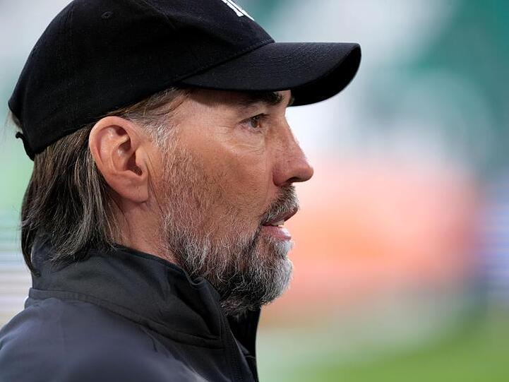 Augsburgs Trainer Martin Schmidt. Foto: Peter Steffen/dpa/Archivbild