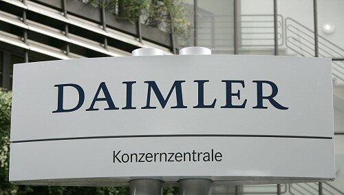 Daimler versucht, sich zu wappnen vor kurzfristigen Finanzinvestoren Daimler versucht, sich zu wappnen vor kurzfristigen Finanzinvestoren