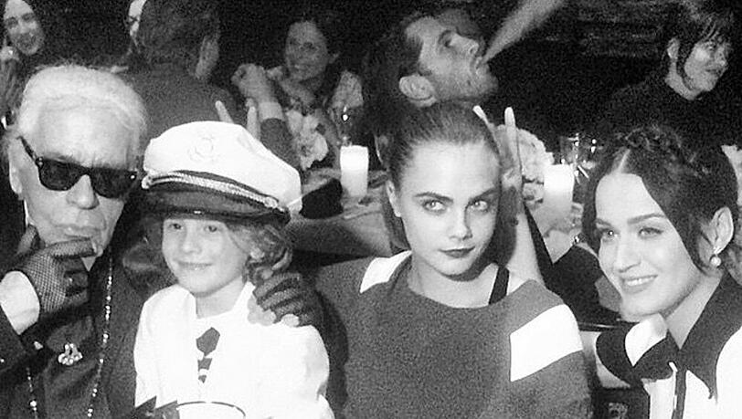 Karl Lagerfeld mit Patenkind Hudson, Cara Delevingne und Katy Perry Karl Lagerfeld mit Patenkind Hudson, Cara Delevingne und Katy Perry