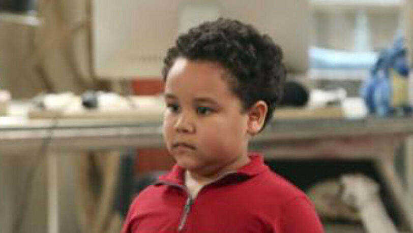 Edan Alexander wurde durch seine Rolle als Louis in "Two and a Half Men" bekannt Edan Alexander wurde durch seine Rolle als Louis in "Two and a Half Men" bekannt