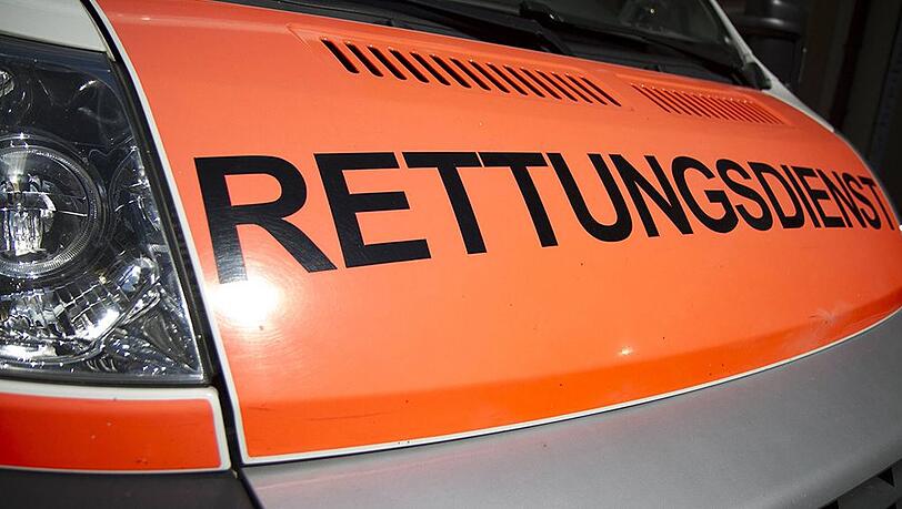 Schwere Verletzungen erlitt ein 32-Jähriger, der die Straße bei Rot überqueren wollte. Schwere Verletzungen erlitt ein 32-Jähriger, der die Straße bei Rot überqueren wollte.
