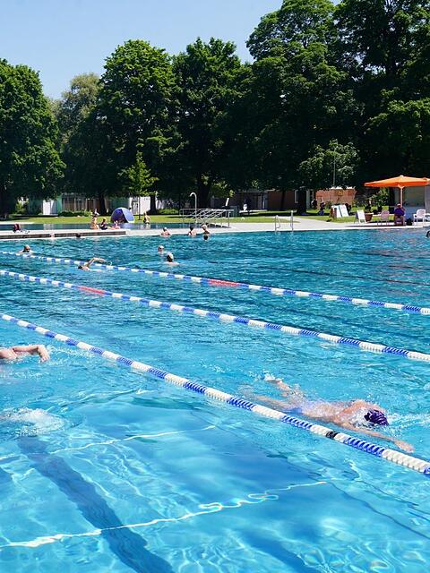 Das Schyrenbad ist das &auml;lteste Freibad der Stadt, liegt nahe der Isar und verf&uuml;gt &uuml;ber drei Schwimmerbecken.