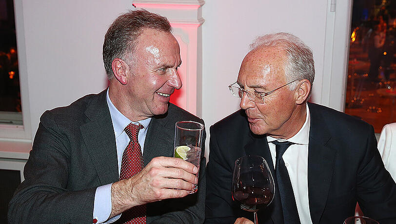 Darauf darf man Anstoßen: Karl-Heinz Rummenigge gesellt sich zu Franz Beckenbauer in die Hall of Fame des Fußballs. Darauf darf man Anstoßen: Karl-Heinz Rummenigge gesellt sich zu Franz Beckenbauer in die Hall of Fame des Fußballs.