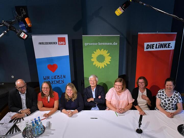 SPD, Grüne und Linke unterzeichnen den Koalitionsvertrag für Rot-Grün-Rot in Bremen.
