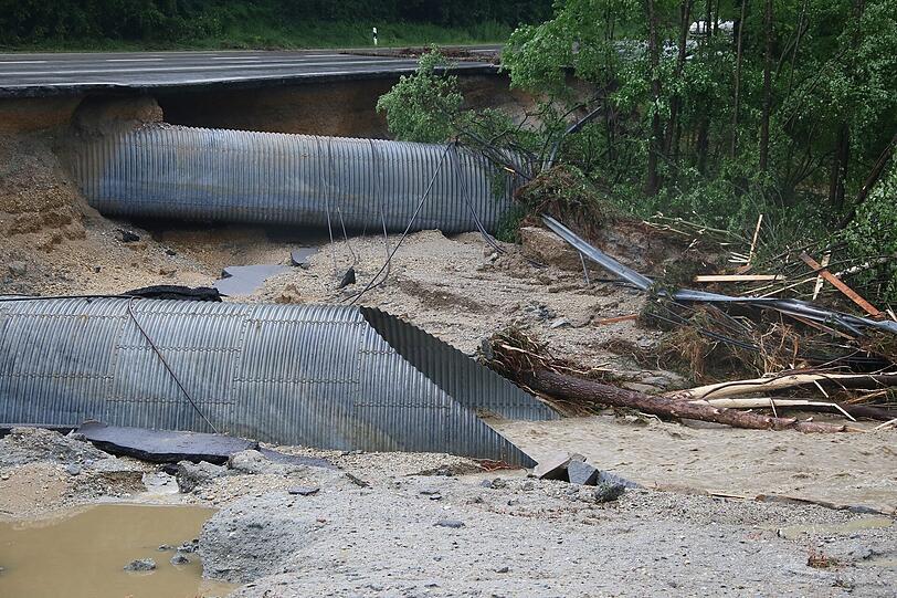 Inzwischen hat sich das Hochwasser zurückgezogen. Das Ausmaß der Katastrophe wird deutlich.