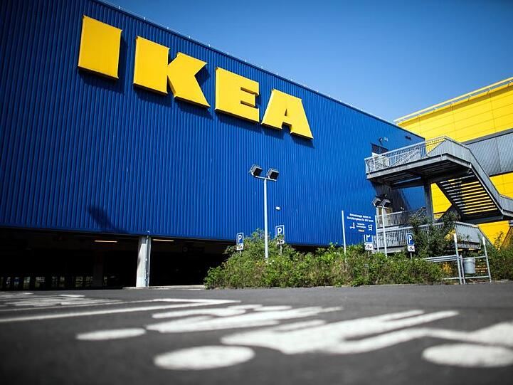 Der Möbelriese Ikea darf nach der Ausnahmeregelung in Nordrhein-Westfalen seine Filialen wieder öffnen.