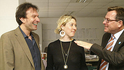 „Ich gebe keinen Wahl-Tipp ab“: Josef Schmid mit AZ-Chefredakteur Arno Makowsky (l.) und Leute-Kolumnistin Kimberly Hoppe. „Ich gebe keinen Wahl-Tipp ab“: Josef Schmid mit AZ-Chefredakteur Arno Makowsky (l.) und Leute-Kolumnistin Kimberly Hoppe.