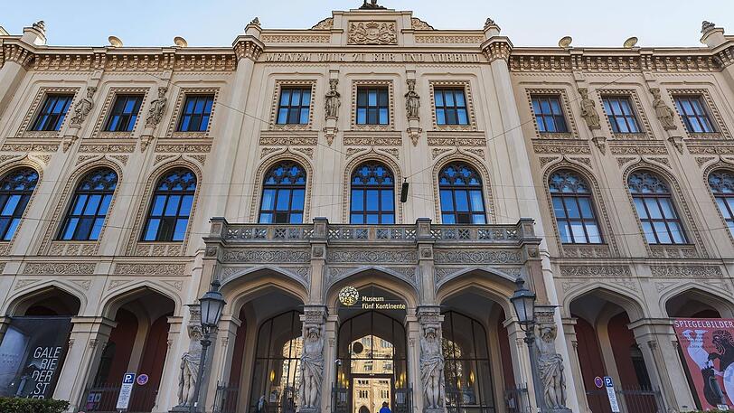 Die Fassade des Museums "Fünf Kontinente" in der Maximilianstraße.