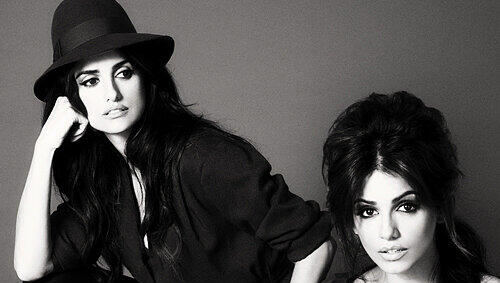 Doppelt sexy: Mónica (rechts) und Penélope Cruz mit Hut. Doppelt sexy: Mónica (rechts) und Penélope Cruz mit Hut.