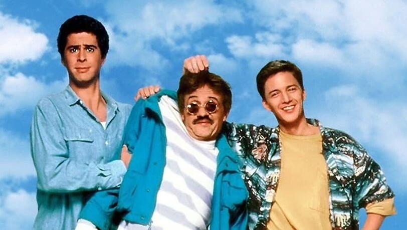 Ein derber Slapstick-Spaß: In "Immer Ärger mit Bernie" spielen Jonathan Silverman (links) und Andrew McCarthy zwei Versicherungsangestellte, die es mit der Leiche ihres Chefs (Terry Kiser, Mitte) zu tun bekommen. Ein derber Slapstick-Spaß: In "Immer Ärger mit Bernie" spielen Jonathan Silverman (links) und Andrew McCarthy zwei Versicherungsangestellte, die es mit der Leiche ihres Chefs (Terry Kiser, Mitte) zu tun bekommen.