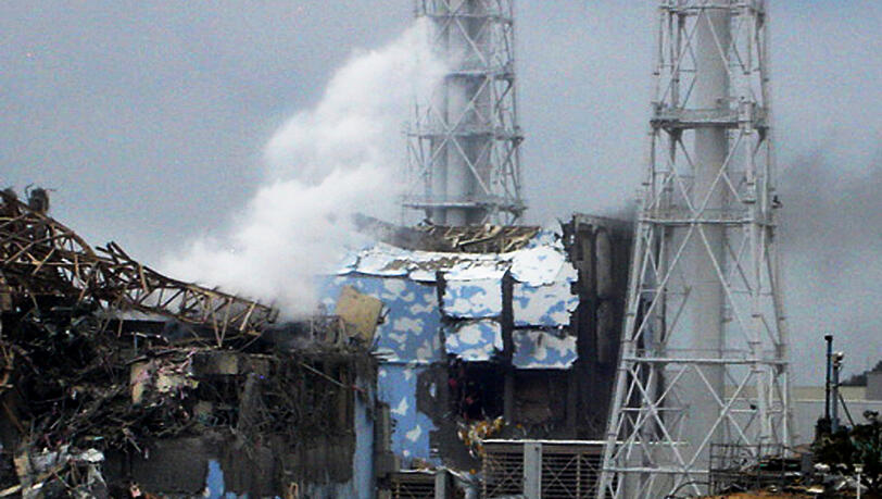 Der zerstörte Reaktor drei in Fukushima. Der zerstörte Reaktor drei in Fukushima.