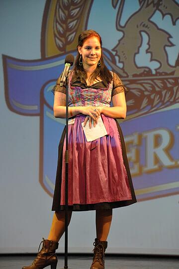 Stadtführerin Jennifer Withelm (29) präsentiert sich der Jury und kommt ins Finale.