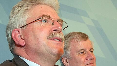 Der bayerische Wirtschaftsminister Martin Zeil mit Ministerpräsident Horst Seehofer