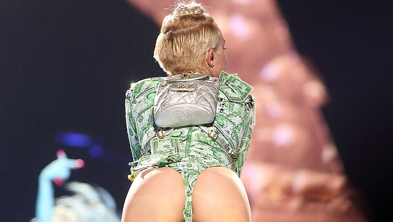 Philadelphia ist US-Star Miley Cyrus nicht zu sexy, hier durfte sie am 2. August im Rahmen ihrer "Bangerz"-Tour auftreten Philadelphia ist US-Star Miley Cyrus nicht zu sexy, hier durfte sie am 2. August im Rahmen ihrer "Bangerz"-Tour auftreten