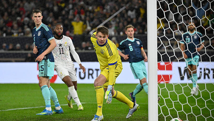 Konnte beim 1:1 durch Abdul Fatawu Issahaku nur zuschauen: Alexander N&uuml;bel.