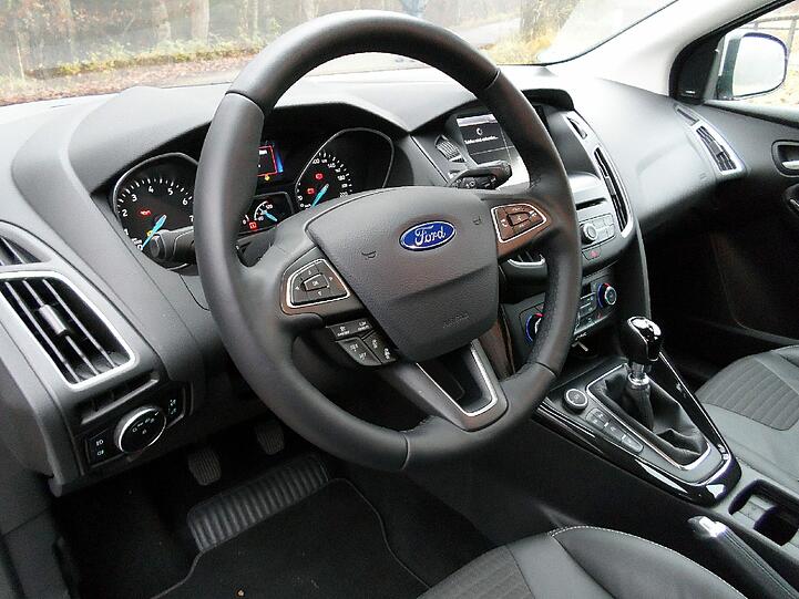 Der Ford Focus - hier die 182-PS-Version - startet überarbeitet in den Konkurrenzkampf der Kompaktklasse.