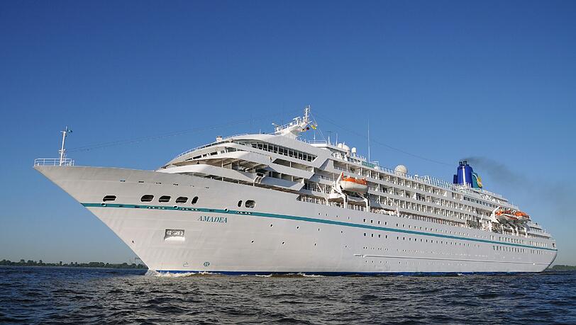Nach der Insolvenz der Reederei des Kreuzfahrtschiffs "Deutschland" dreht das ZDF die neuen Folgen der Fernsehreihe "Das Traumschiff" auf der MS "Amadea".