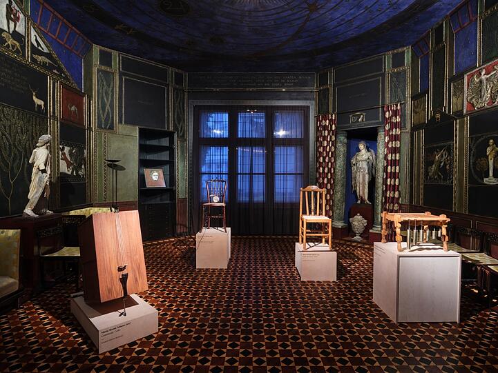 Ein Blick in die Ausstellung in der Villa Stuck.