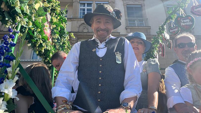 Zum Wiesn-Auftakt 2025 kam auch Thomas Gottschalk mit Ehefrau Karina. Der AZ verriet er, wie er wirklich zum Oktoberfest steht.