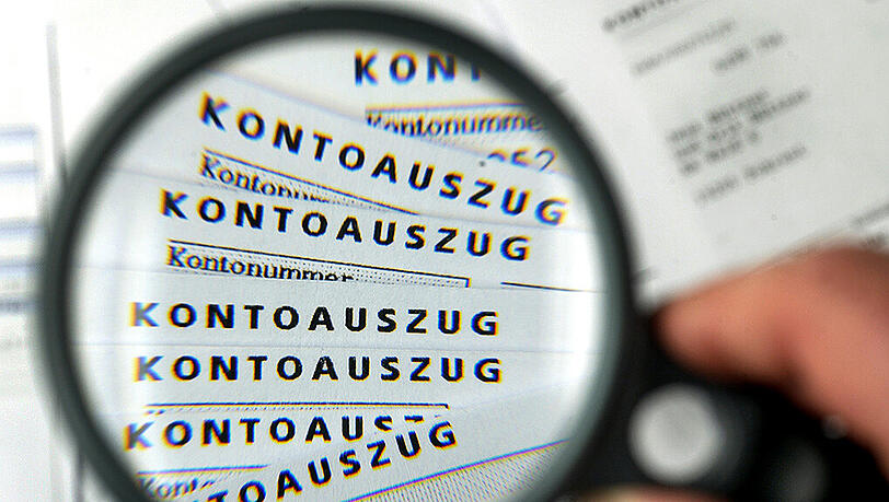 Kreditinstitute und Finanzunternehmen müssen in begründeten Fällen Auskünfte geben über Konten, Konteninhaber, Geldbewegungen und Geldanlagen. Kreditinstitute und Finanzunternehmen müssen in begründeten Fällen Auskünfte geben über Konten, Konteninhaber, Geldbewegungen und Geldanlagen.
