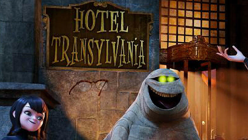Im Hotel Transsilvanien checken regelmäßig Monster ein, die Ruhe vor der Welt der Menschen suchen Im Hotel Transsilvanien checken regelmäßig Monster ein, die Ruhe vor der Welt der Menschen suchen
