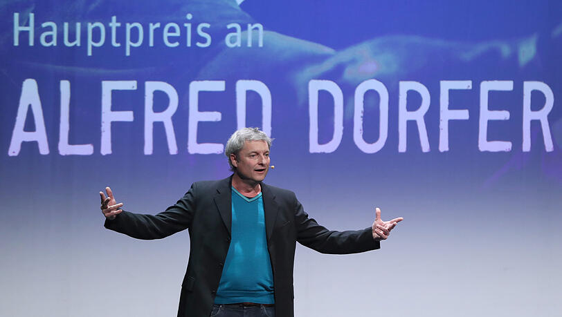 Alfred Dorfer während der Verleihung des Deutschen Kabarett-Preises. Alfred Dorfer während der Verleihung des Deutschen Kabarett-Preises.