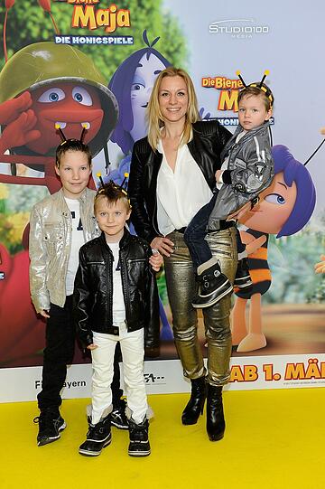 Joey Grit Winkler mit den Kindern Kenzo, Leni und Gianni