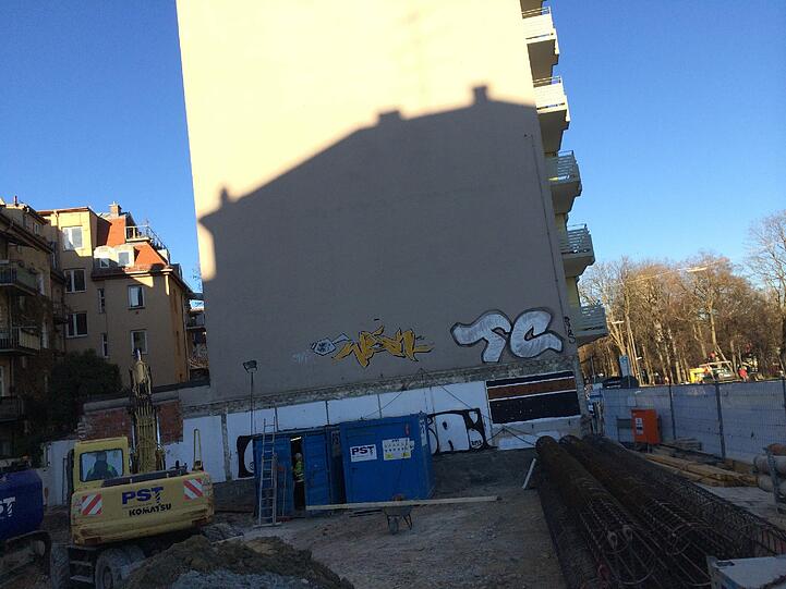 ... wirft ihre Schatten.