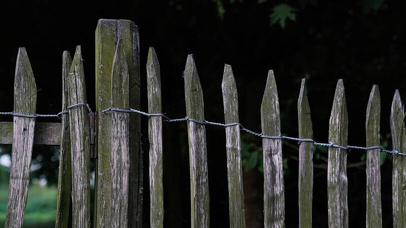 Eine Einzäunung mitten in der Grünfläche? (Symbolbild).