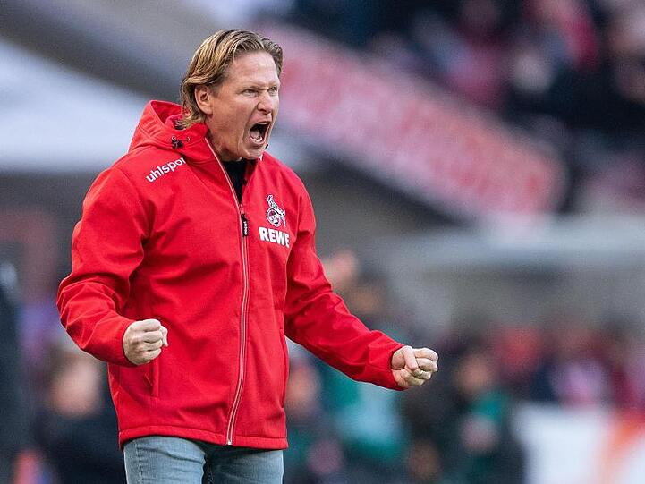 Kölns TrainerMarkus Gisdol jubelt an der Seitenlinie. Foto: Marius Becker/dpa
