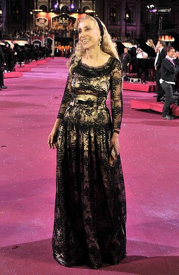 Italiens Vogue-Chefin Franca Sozzani zeigte sich erstaunlich farblos. Aber beim Charity zählt ja nicht das Outfit...
