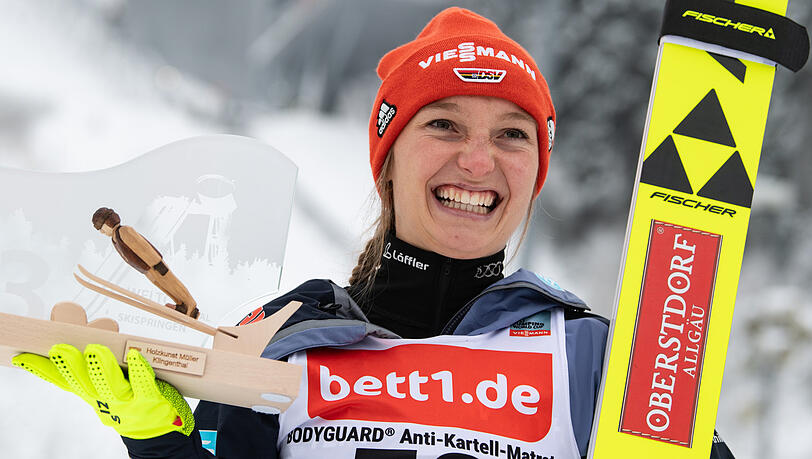 Katharina Althaus springt regelmäßig aufs Treppchen, wie hier vor zwei Wochen in Klingenthal. Katharina Althaus springt regelmäßig aufs Treppchen, wie hier vor zwei Wochen in Klingenthal.