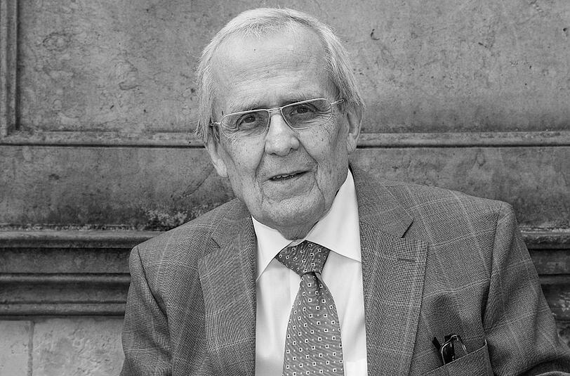 20. November: Dieter Hildebrandt (86): Der scharfzüngige Kabarettist gründete die legendäre Lach- und Schießgesellschaft in München und nahm auch im Fernsehen immer wieder die Politik aufs Korn. Von den einen als «politische Giftmischerei» abgelehnt, werden andere seine Stimme gegen Politiker-Unsinn vermissen.