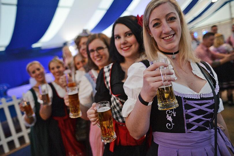 Zünftig geht's auch auf dem Oktoberfest in Köln zu.