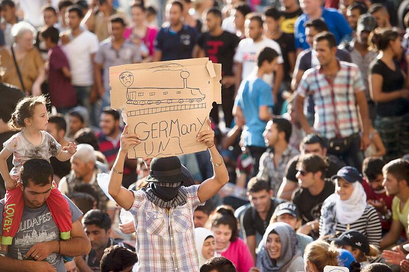 Flüchtlinge demonstrieren am Ostbahnhof in Budapest.