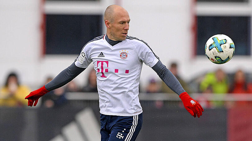 Comeback in Sicht: Arjen Robben im Mannschaftstraining des FC Bayern.