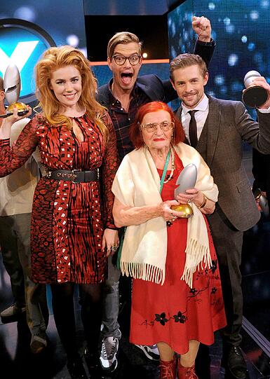 Die Moderatoren Palina Rojinski, Joko Winterscheidt und Klaas Heufer-Umlauf (l-r) und Violetta Tamowska-Bronner.