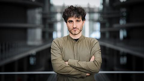 "Die Reichsten müssen sich am Aufbau der öffentlichen Daseinsvorsorge beteiligen", fordert Gürpinar im AZ-Gespräch.