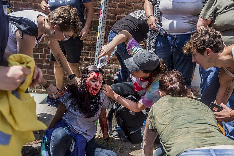 Gewalteskalation zwischen Rechten und Gegendemonstranten in den USA. Die Bilder.