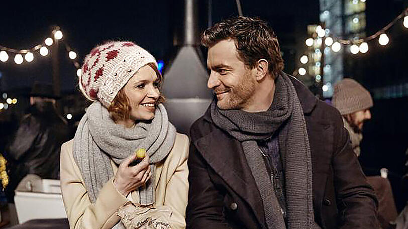 "SMS für Dich": Clara (Karoline Herfurth) und Mark (Friedrich Mücke) lernen sich auf eine ungewöhnliche Weise kennen.