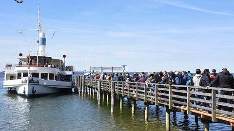 Zahlreiche Fahrgäste erfreuten sich in diesem Jahr an der Seenschifffahrt – wie hier am Ammersee.