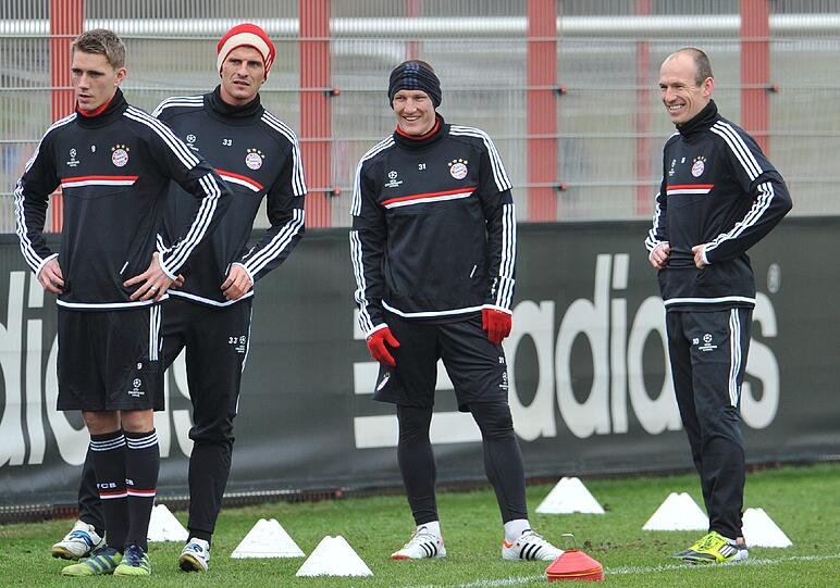 Ob Mario Gomez, Franck Ribery oder Bastian Schweinsteiger - die Bayern geben beim Abschlusstraining vor dem Rückspiel gegen Basel in der Säbener Straße nochmal Gas - hier die Bilder...
