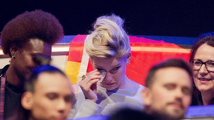 Am Ende kullerten bei ihr dann sogar einige Tränen. Deutschland geht beim ESC unter - wieder einmal.
