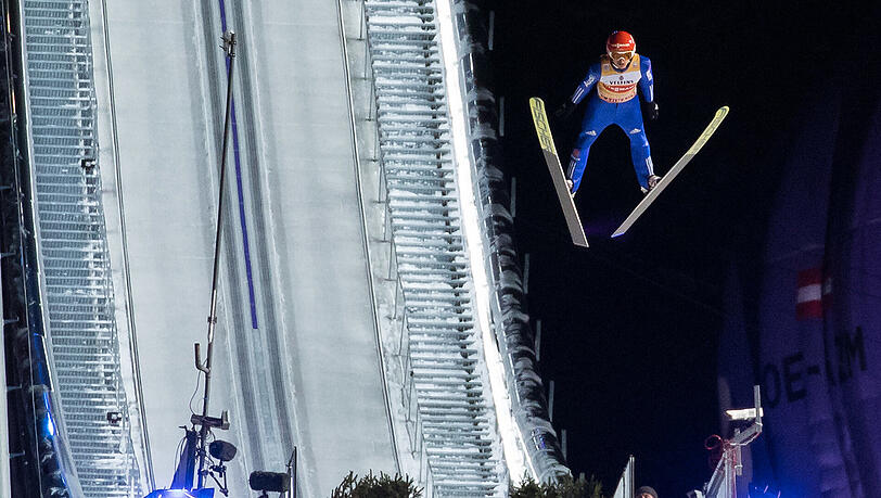 Richard Freitag gewinnt die Qualifikation von Oberstdorf. Richard Freitag gewinnt die Qualifikation von Oberstdorf.