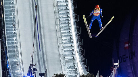 Richard Freitag gewinnt die Qualifikation von Oberstdorf.