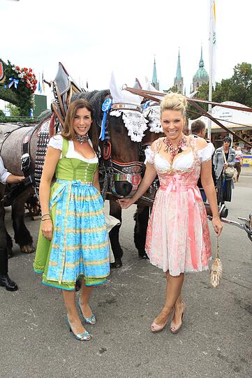 Model Alessandra Geissel (r.) mit Alexandra Polin