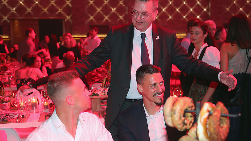 Die Bayern feiern mit ihren Fans die sechste Deutsche Meisterschaft in Folge. Die Bilder vom Fanfest.